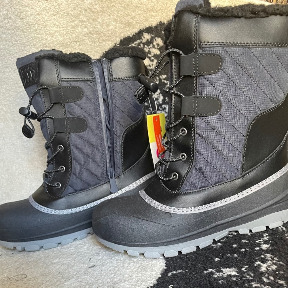 Youth / Women All in Motion Target Snow Boots